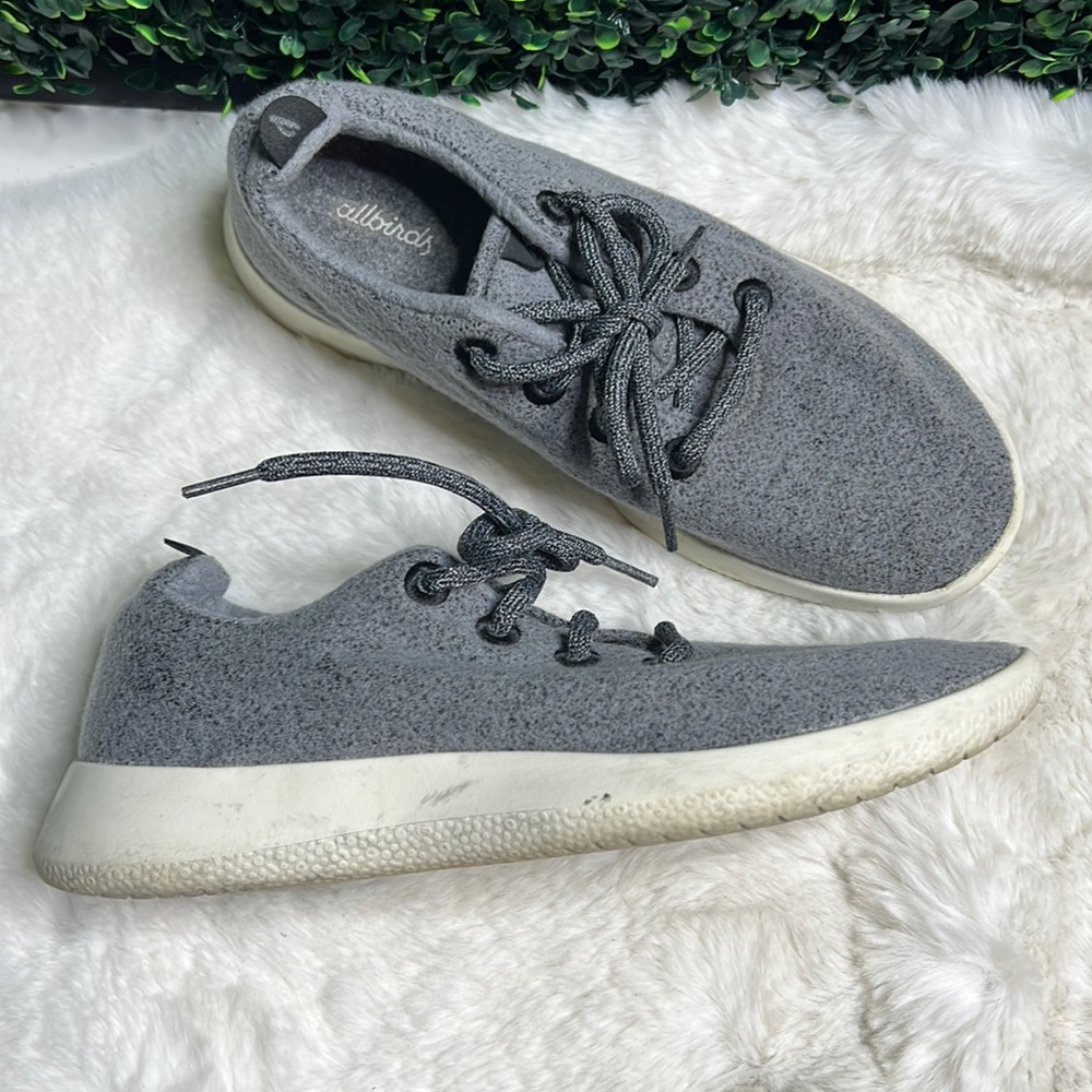 Allbirds Wool Runners size 10 Woman light gray